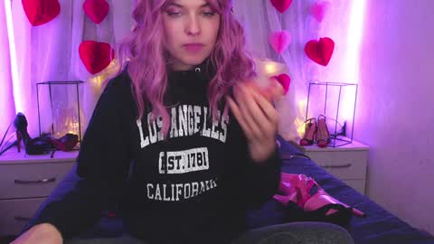 Angelika Rouge online show from February 19, 1:21 pm