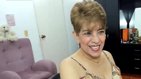 Snapshot of angelina_stone_65 chatting on October 7, 12:17 am Angelina online show from October 7, 12:17 am