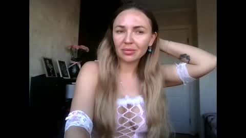 angelinalove28 online show from November 2, 7:19 am