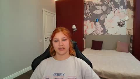 AngelinaLow online show from June 5, 11:26 am