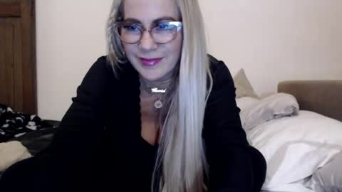 angelinna_12 online show from July 13, 8:18 am