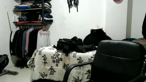 angelitoguerra2024 online show from March 19, 4:29 am