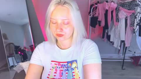 Cutie online show from July 26, 8:34 am