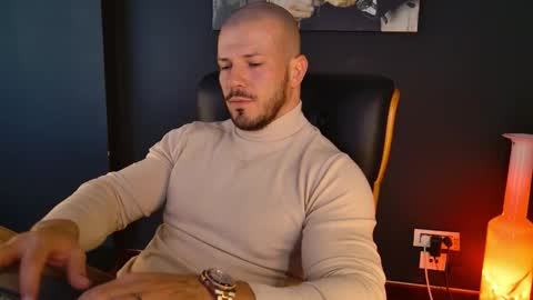 Snapshot of angeloeric chatting on October 21, 10:42 am BlackWolf online show from October 21, 10:42 am