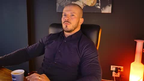 Snapshot of angeloeric chatting on October 27, 11:54 am BlackWolf online show from October 27, 11:54 am