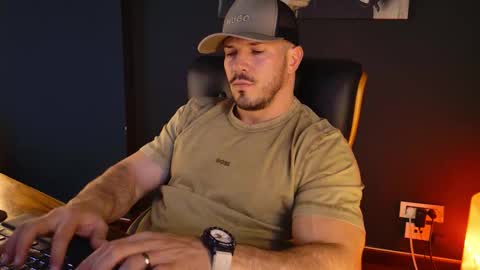 Snapshot of angeloeric chatting on October 30, 2:17 pm BlackWolf online show from October 30, 2:17 pm