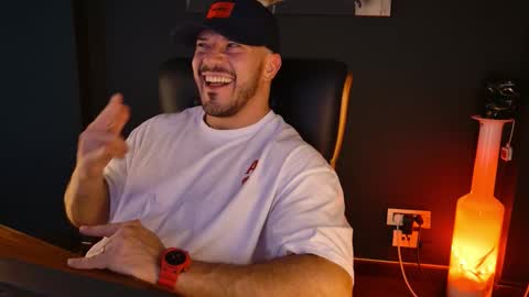 Snapshot of angeloeric chatting on October 31, 2:28 pm BlackWolf online show from October 31, 2:28 pm