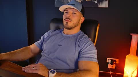 Snapshot of angeloeric chatting on October 29, 2:08 pm BlackWolf online show from October 29, 2:08 pm