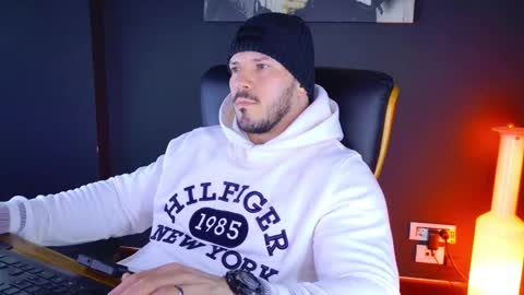 Snapshot of angeloeric chatting on January 28, 1:49 pm BlackWolf online show from January 28, 1:49 pm