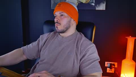 Snapshot of angeloeric chatting on January 20, 8:41 am BlackWolf online show from January 20, 8:41 am