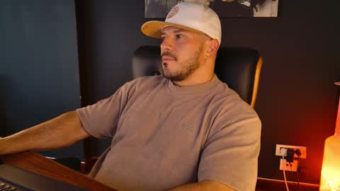 Snapshot of angeloeric chatting on September 30, 12:48 pm BlackWolf online show from September 30, 12:48 pm