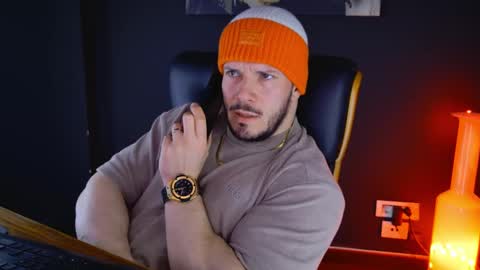 Snapshot of angeloeric chatting on February 2, 9:51 am BlackWolf online show from February 2, 9:51 am