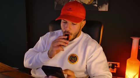 Snapshot of angeloeric chatting on October 2, 12:04 pm BlackWolf online show from October 2, 12:04 pm