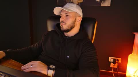 BlackWolf online show from December 5, 1:20 pm