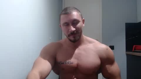 Snapshot of angelofit chatting on October 5, 5:42 pm ------- SEX SHOW WITH GUYS AND GIRLS MUSCLE SHOW online show from October 5, 5:42 pm