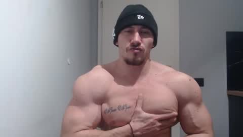 Snapshot of angelofit chatting on March 5, 7:17 pm ------- SEX SHOW WITH GUYS AND GIRLS MUSCLE SHOW online show from March 5, 7:17 pm