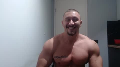 Snapshot of angelofit chatting on October 10, 4:02 pm ------- SEX SHOW WITH GUYS AND GIRLS MUSCLE SHOW online show from October 10, 4:02 pm