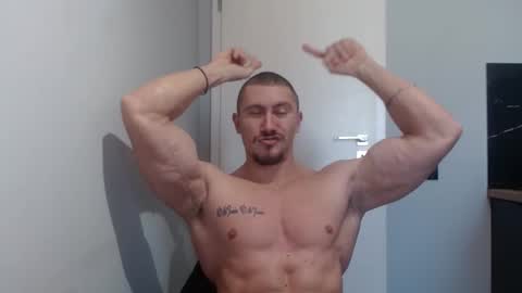 Snapshot of angelofit chatting on February 11, 12:25 pm ------- SEX SHOW WITH GUYS AND GIRLS MUSCLE SHOW online show from February 11, 12:25 pm