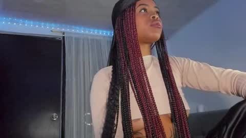 Snapshot of angelsmia_ chatting on February 24, 8:38 am  MIA available content ask online show from February 24, 8:38 am