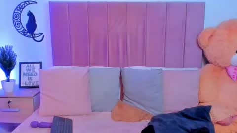 Milo ----       online show from October 30, 3:40 am