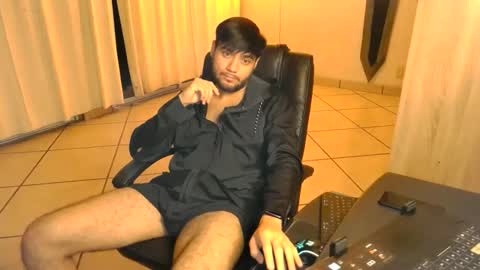 Snapshot of angrydeimos chatting on October 12, 4:05 am Deimos online show from October 12, 4:05 am