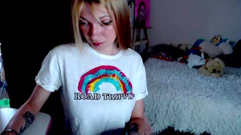 anita_moon_ online show from July 28, 3:21 pm