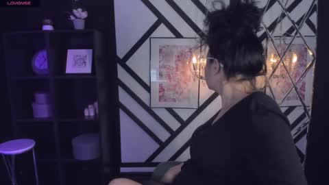 Anita online show from March 6, 2:30 am