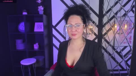 Anita online show from March 12, 1:51 pm
