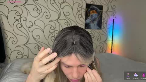 anjalin_sososok online show from April 28, 2:27 am
