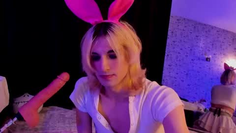 Angel online show from November 6, 7:06 pm