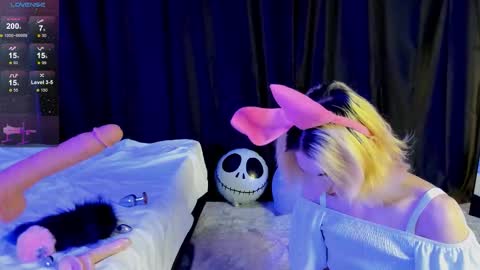 Angel online show from November 5, 6:54 pm