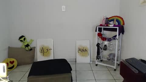 Hello My name is NaiaraPv is OPEN online show from October 9, 2:39 am