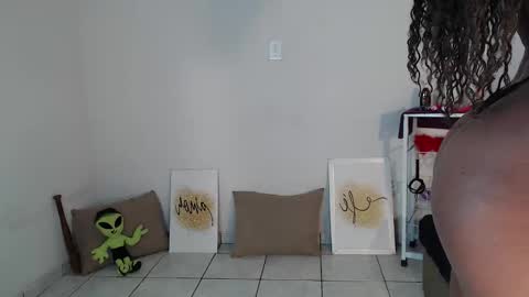 Hello My name is NaiaraPv is OPEN online show from November 28, 3:36 am