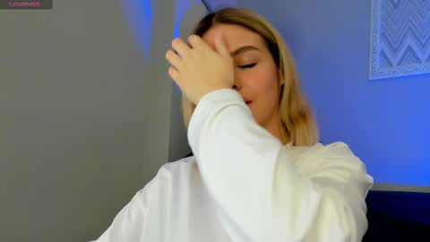 Anna online show from March 8, 1:06 am