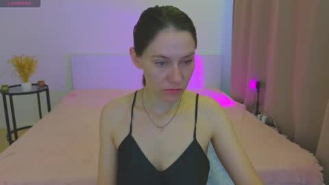 annaabels online show from November 10, 5:21 am