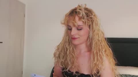 annaevv online show from March 2, 8:10 am