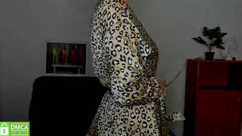 Snapshot of annakillian_kiss chatting on October 24, 5:41 am Anna online show from October 24, 5:41 am