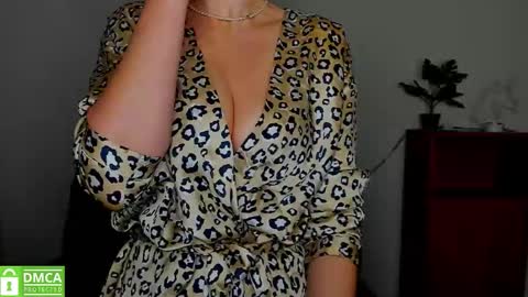 Snapshot of annakillian_kiss chatting on October 18, 5:33 am Anna online show from October 18, 5:33 am