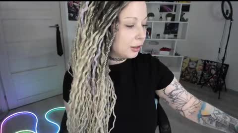 Anna online show from April 28, 6:12 pm