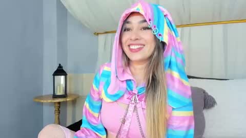 Snapshot of annavictoria__ chatting on December 4, 5:54 am Anna Victoria online show from December 4, 5:54 am