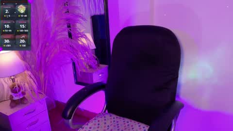   online show from April 14, 9:51 pm