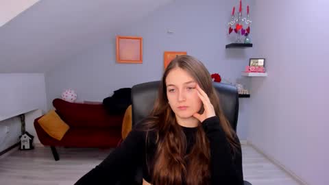 annewilsonn online show from February 16, 12:25 pm