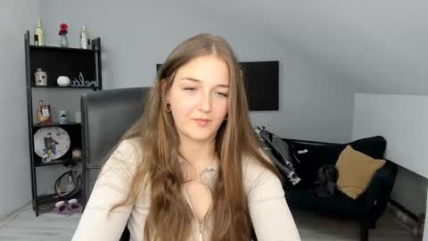 annewilsonn online show from November 21, 6:22 am