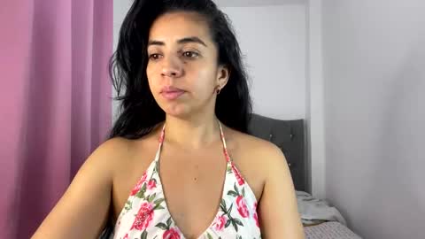 Snapshot of anngela01 chatting on October 28, 5:41 am anngela online show from October 28, 5:41 am