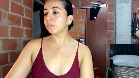 Snapshot of anngela01 chatting on September 22, 9:41 pm anngela online show from September 22, 9:41 pm