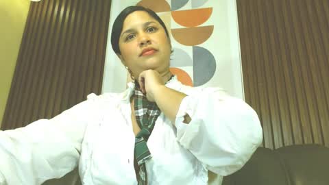 Annie  online show from April 14, 6:33 pm