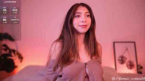 Snapshot of annie_evans24 chatting on February 25, 1:30 am Annie Evans online show from February 25, 1:30 am