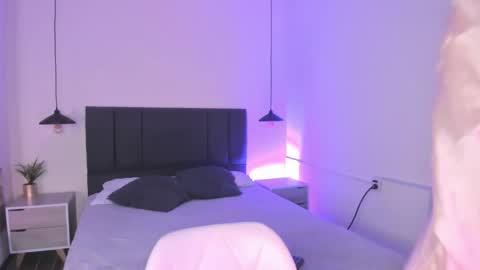 annie  online show from October 2, 8:40 pm