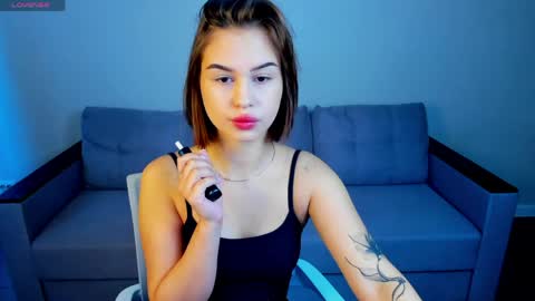annie kitss online show from June 1, 1:07 am