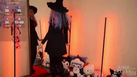 Snapshot of annie_may_may chatting on October 17, 2:32 pm Annie May   online show from October 17, 2:32 pm